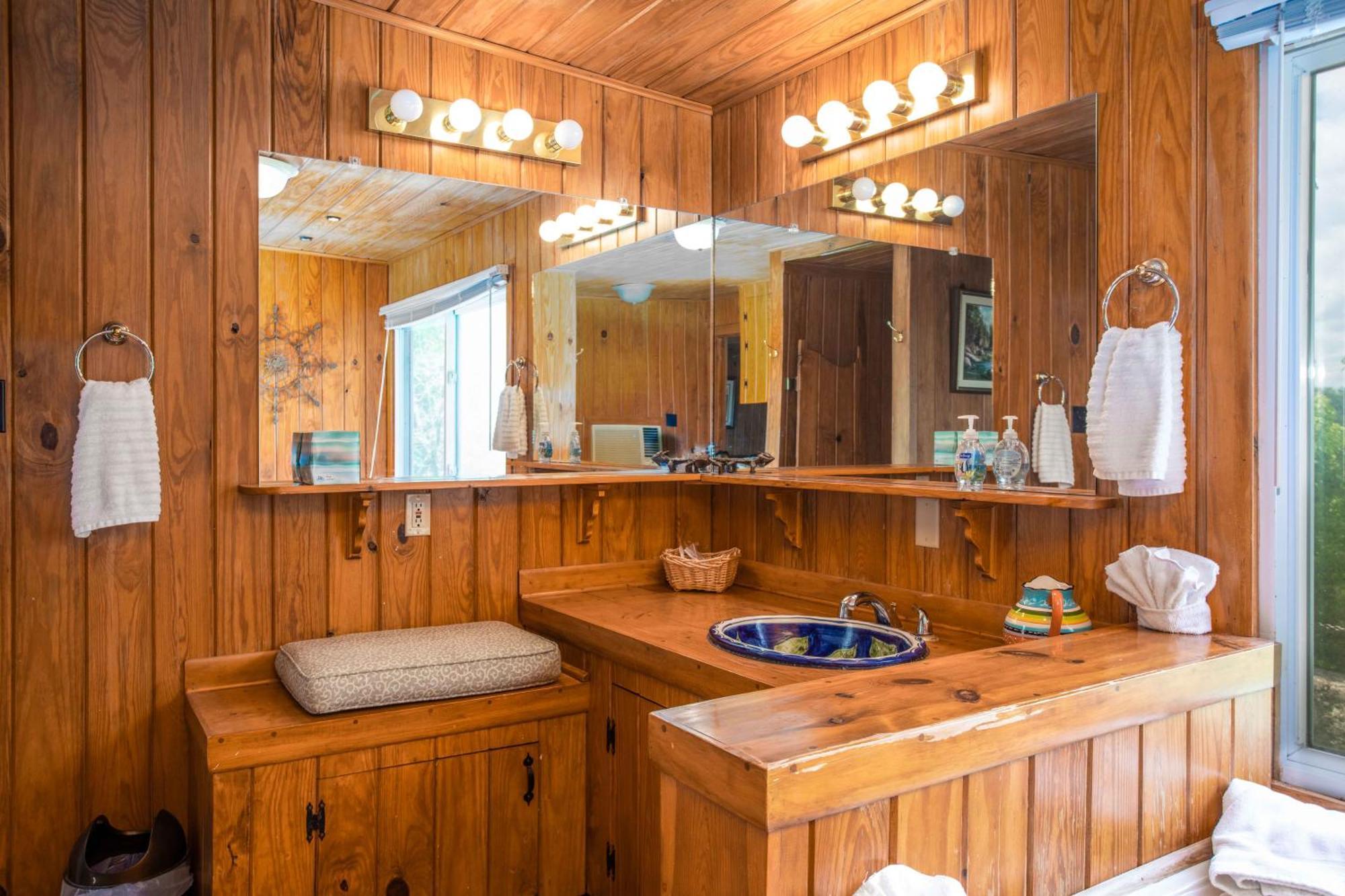 River Ridge Bandera Cabin Exterior photo