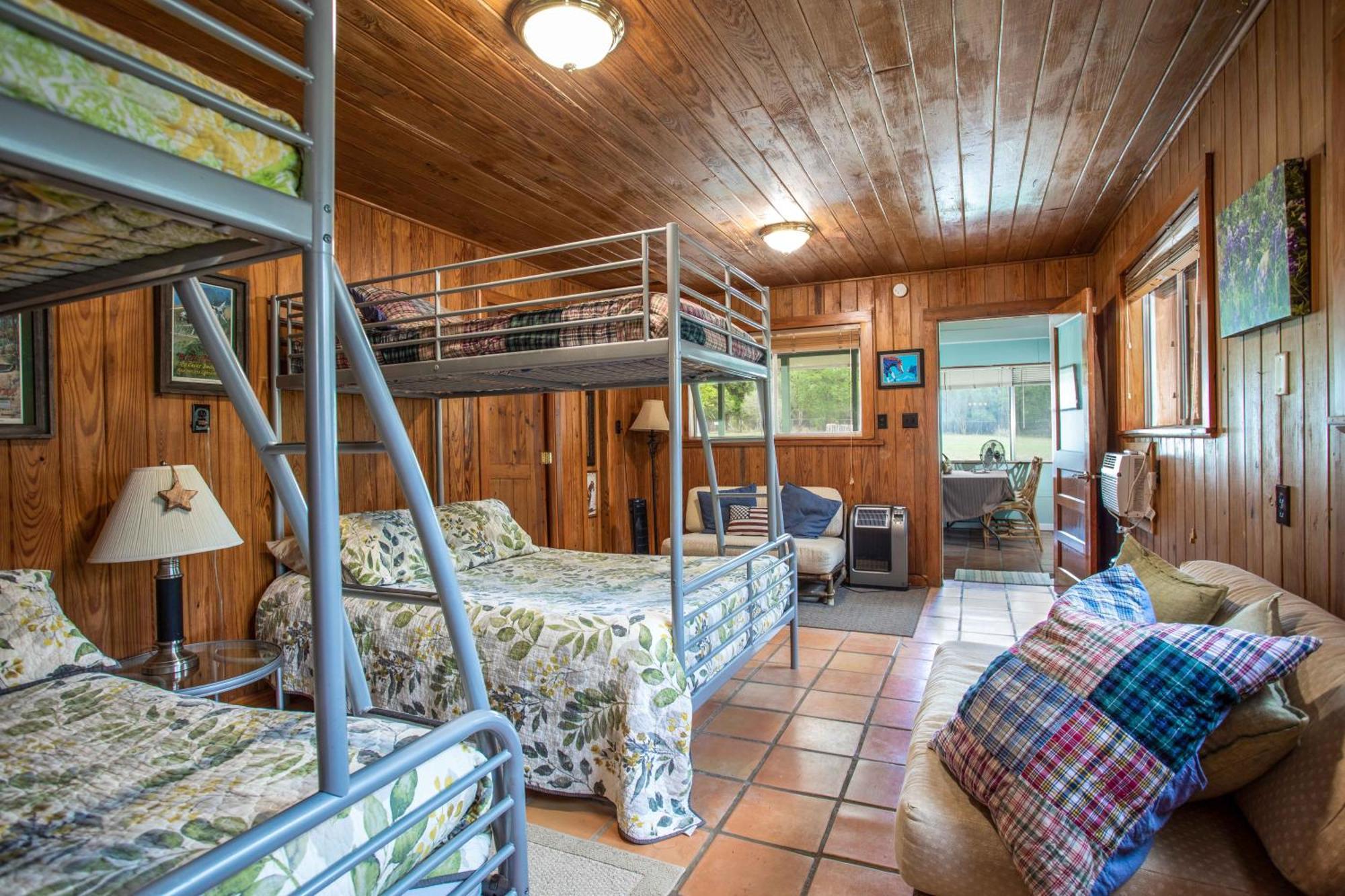 River Ridge Bandera Cabin Exterior photo